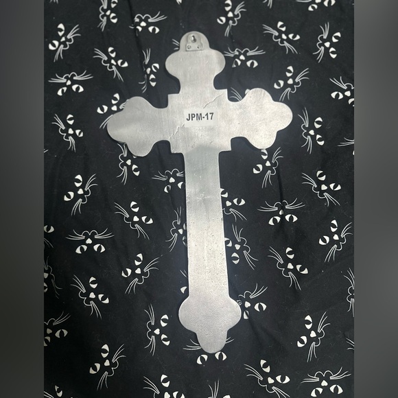 Decorative Silver Cross - Picture 3 of 3